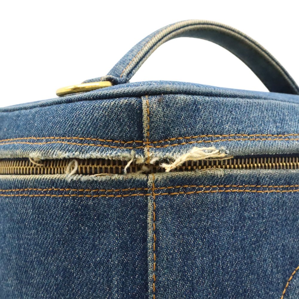 CHANEL Blue Logo Vanity Bag - Picture 7 of 10